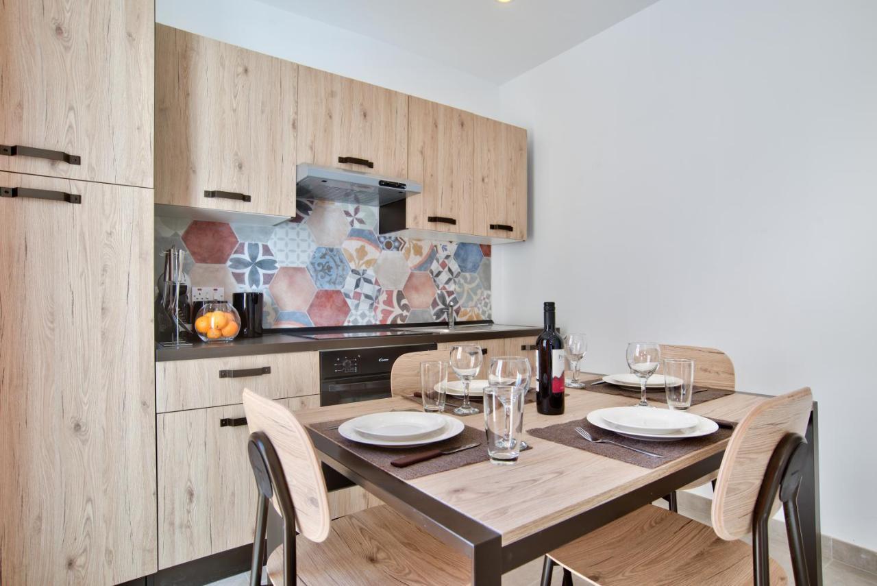 Sliema 2-Bedroom Central Apartments And Penthouse With Jacuzzi Εξωτερικό φωτογραφία